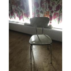 Keukenstoelen retro 1960 in formica 3 stuks