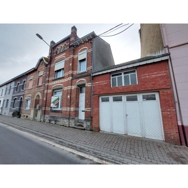 BERTRIX : Ruim karaktervol huis, 2 garages, tuin – VAS1474