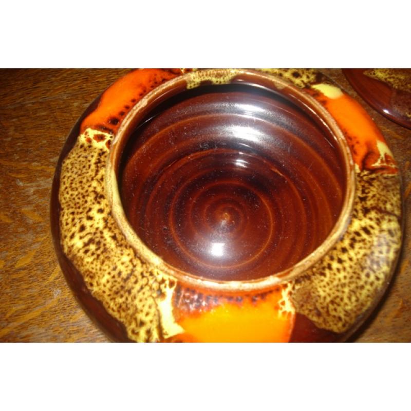 vintage pot met deksel 'handmade'
