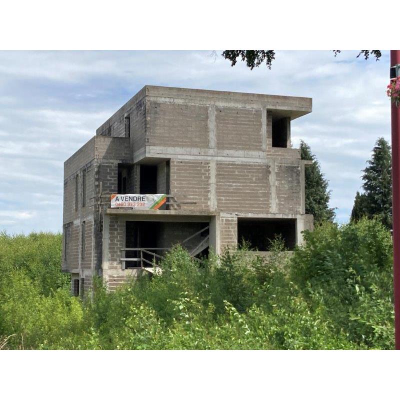 BERTRIX : terrein (39a52ca) met open ruwbouw – VAS1423