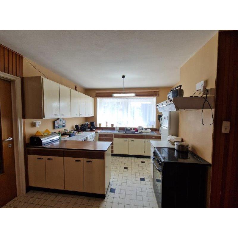 BERTRIX: Mooie woning met atelier, 2 garages, terras, parking - VAS1455