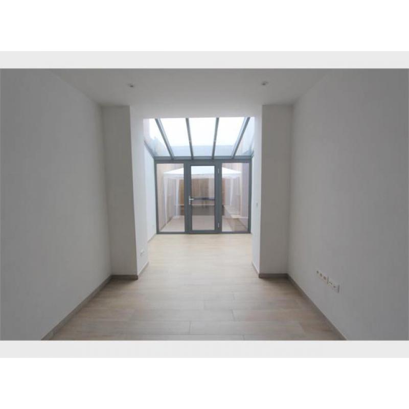 Huis te huur (2 slpks) met rustige koer