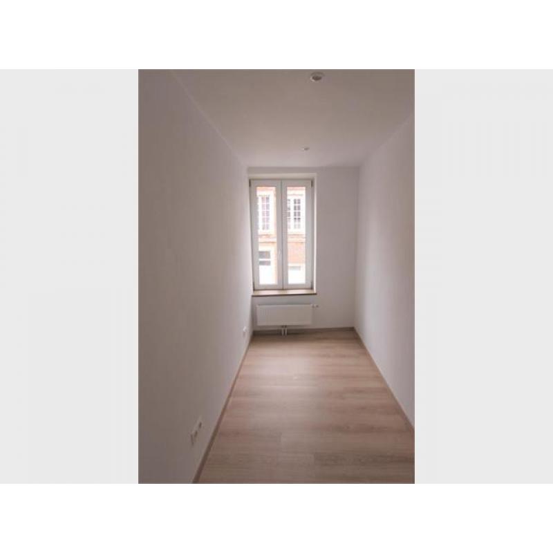 Huis te huur (2 slpks) met rustige koer