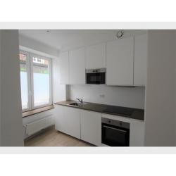 Huis te huur (2 slpks) met rustige koer