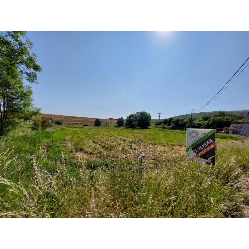 LAVAUX-STE-ANNE : grote grond van 42a 53ca – VAS1449