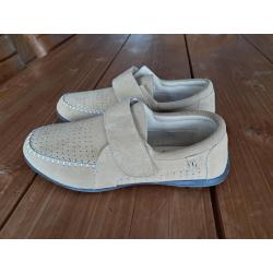 Lederen schoenen met klittenband sluiting maat 43
