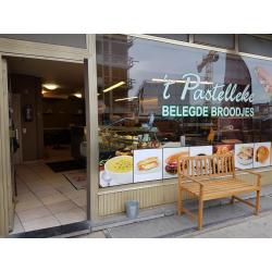 SNACKBAR-BROODJESZAAK in drukke omgeving