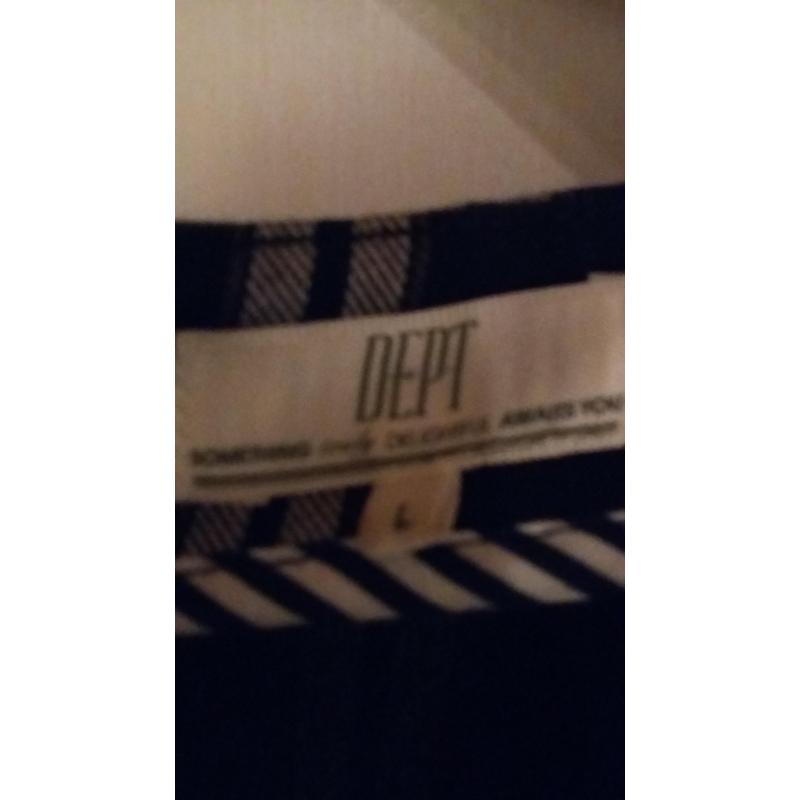 Tijdloos marineblauw kleedje van D.E.P.T