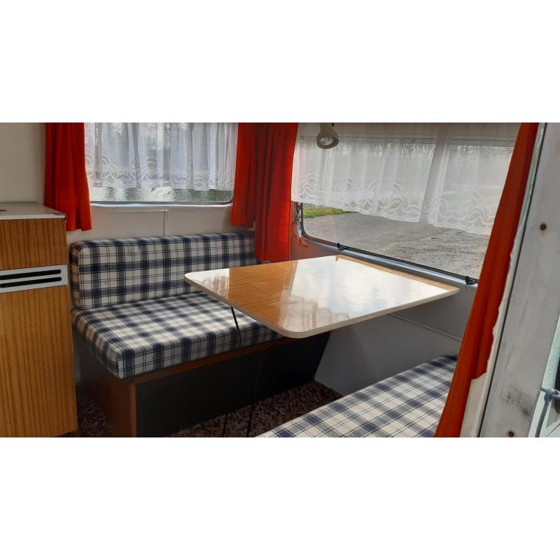 Oldtimer Rover TC 2000   caravan Sprite Musketeer jaren 70'