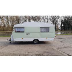 Oldtimer Rover TC 2000   caravan Sprite Musketeer jaren 70'