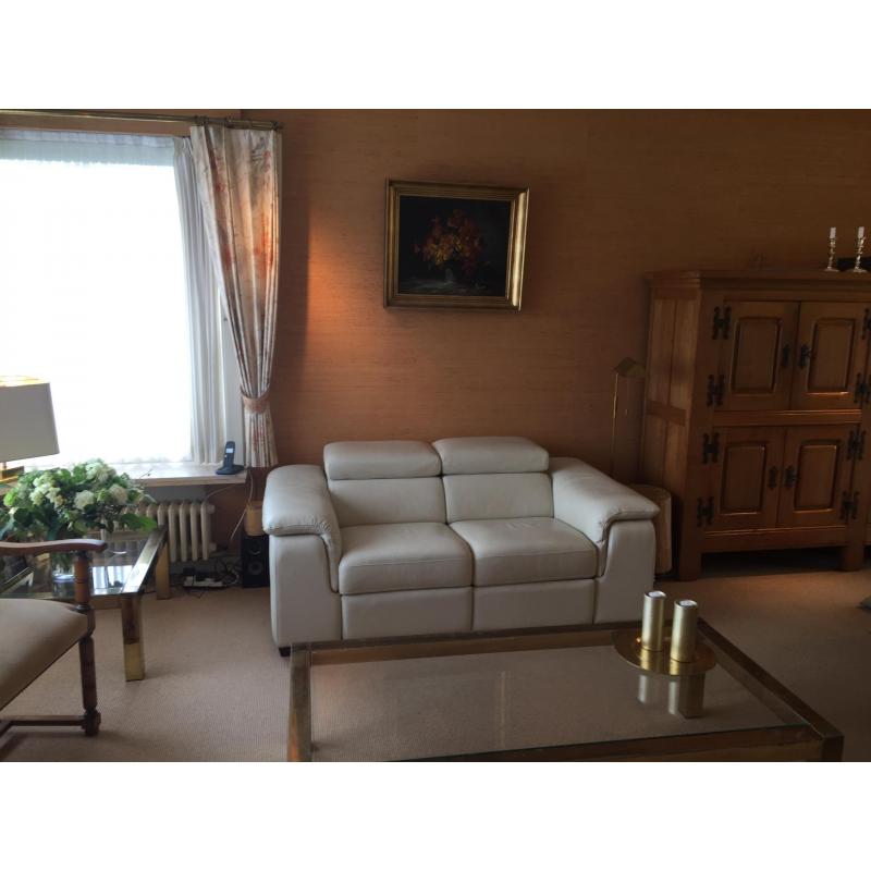 2 salontafels in koper en getemperd glas