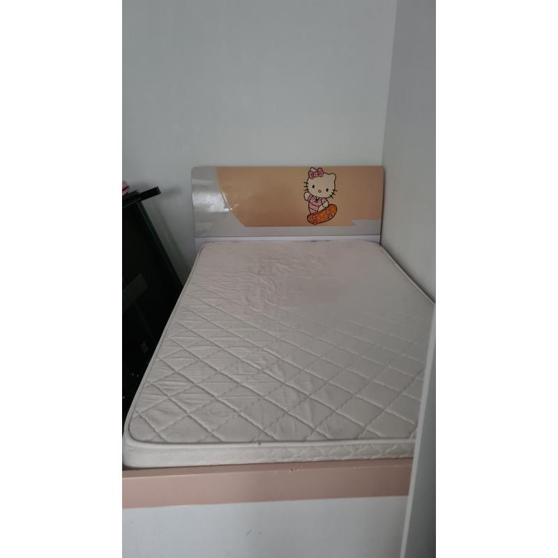 Hello Kitty bed