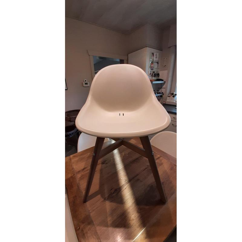 Massief eiken tafel en 4 stoelen