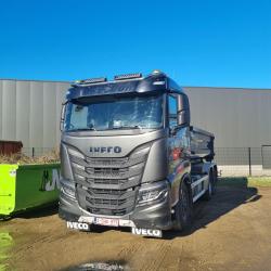 Vrachtwagen Iveco x-way