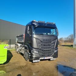 Vrachtwagen Iveco x-way