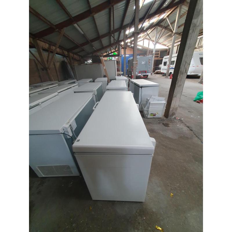 LOT VAN 16 DIEPVRIEZERS 465L