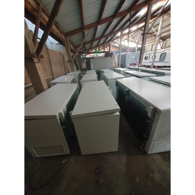 LOT VAN 16 DIEPVRIEZERS 465L