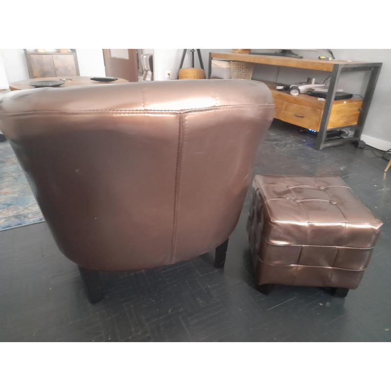 Fauteuil met hocker