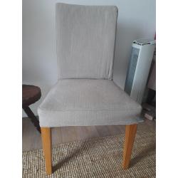 GRATIS | Set eetkamerstoelen