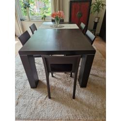 Eetttafel   6 stoelen; merk Biliani.