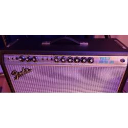 Fender 68 Custom Vibrolux Reverb 35 W 2x10