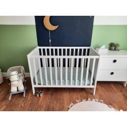 Babybedje en matras (60x120) ikea
