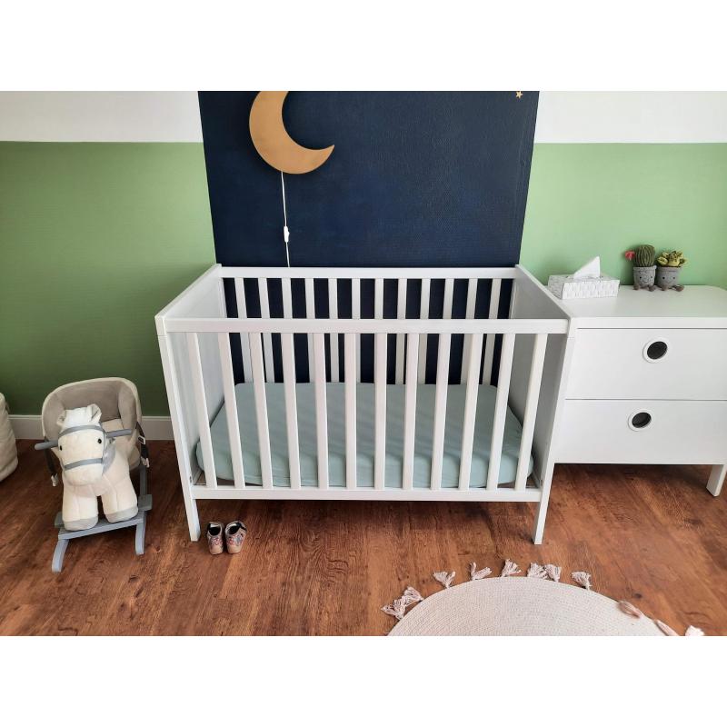 Babybedje en matras (60x120) ikea