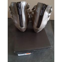BRONSKLEURIGE SCHOENEN MAAT 38
