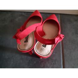 NIEUWE DAMESSCHOENEN