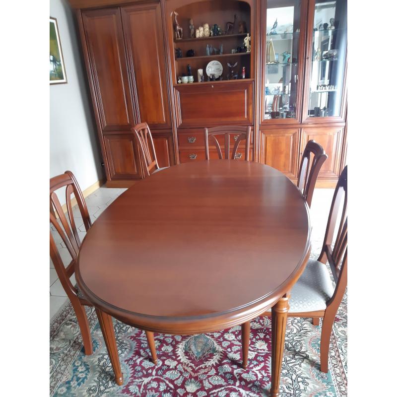 eetkamer tafel en stoelen