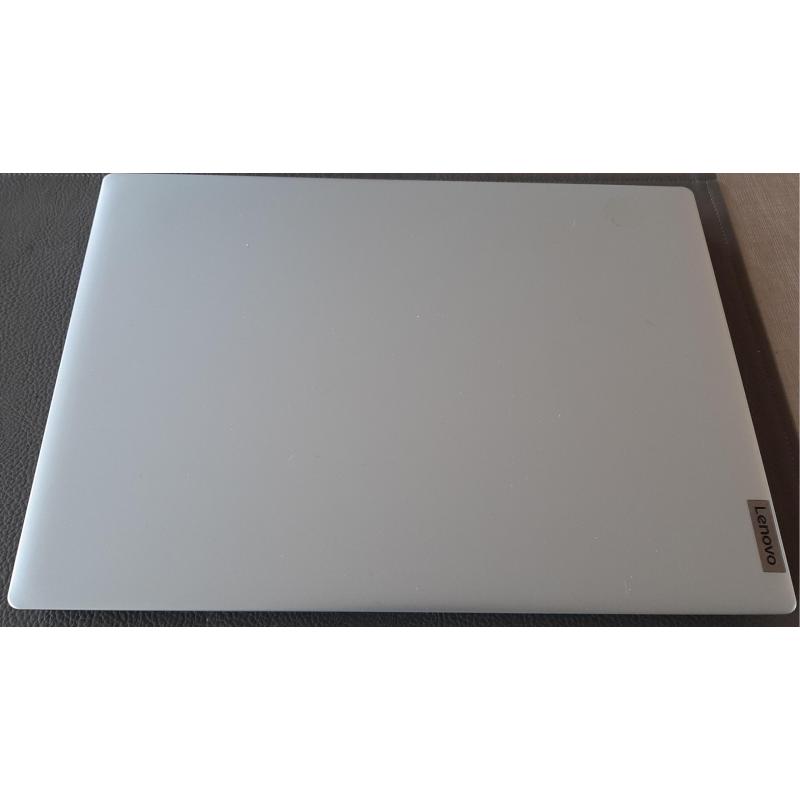 Lenovo laptop met QWERTY-toetsenbord