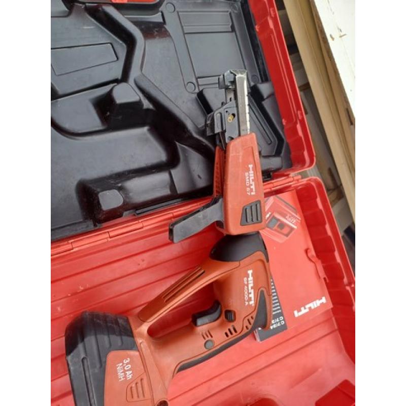 schroefmachine Hilti met schroefmagazijn