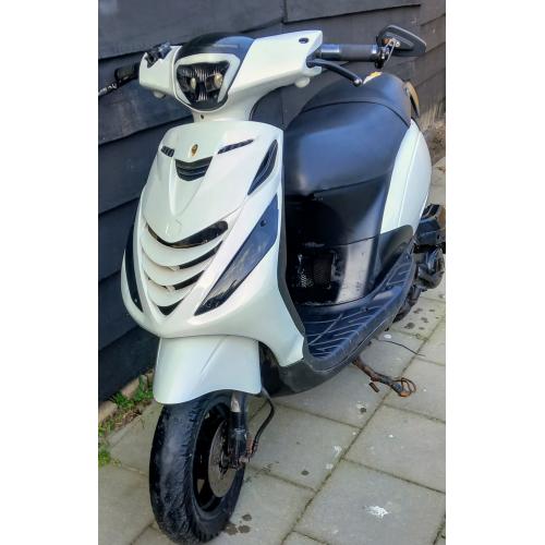 Piaggio zip c25
