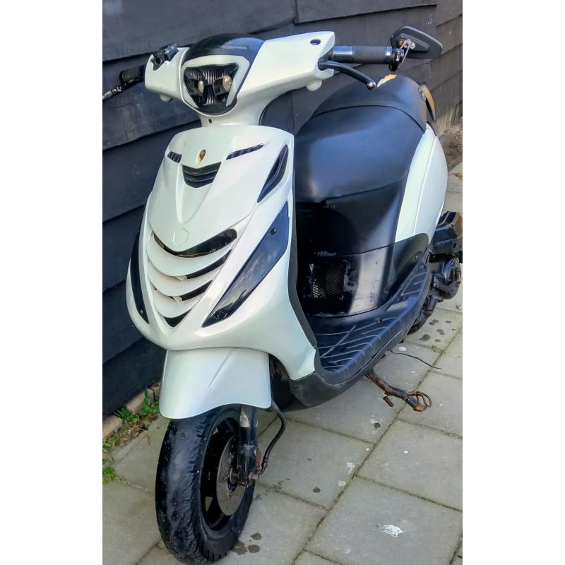 Piaggio zip c25