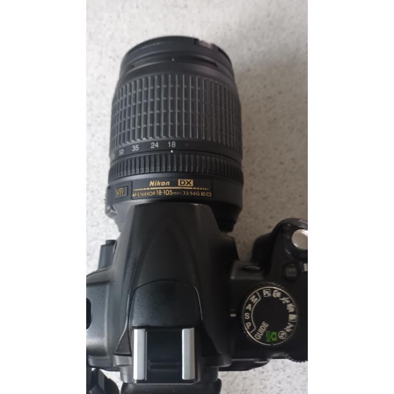 Nikon D3000  AF-S Nikkor 18-105mm