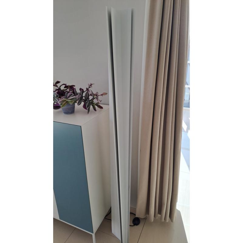 staande lamp ICONE design wit LED dimbaar