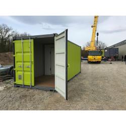 Gebruikte en nieuwe zeecontainers