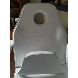 Behandelstoel/massagetafel met verstelbaar rug-en voetendeel