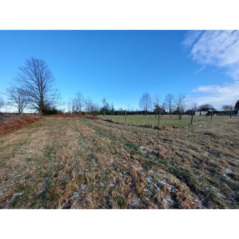 SAINT-MEDARD (Herbeumont) : Rustig gelegen grond,  -20a – VAS1467
