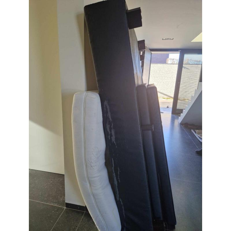 2 boxsprings   matras BEKA GRATIS af te halen