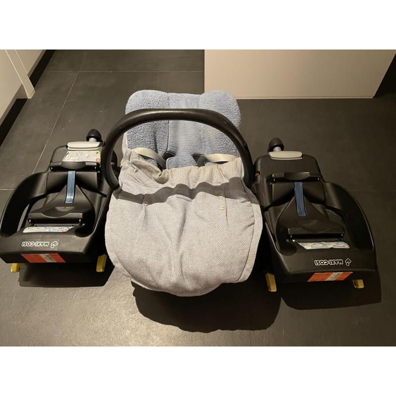 Maxi cosi incl. winterhoes met 2x easyfix voor 2 auto’s