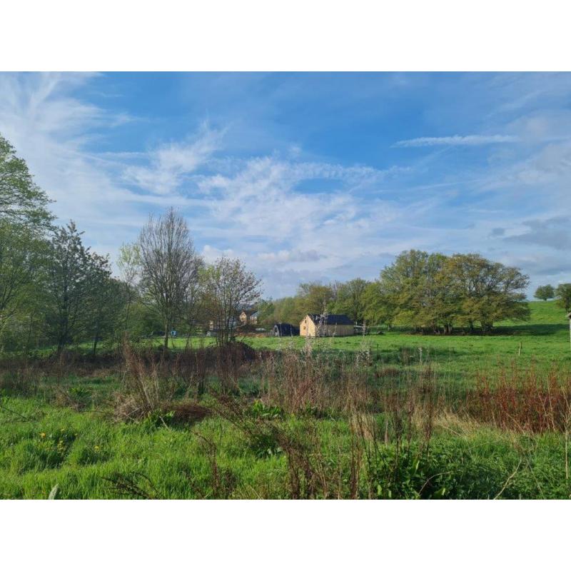 LORCY (St-Hubert) : Geheel van bouw- en landbouwgronden ( 2ha) – VAS1419B