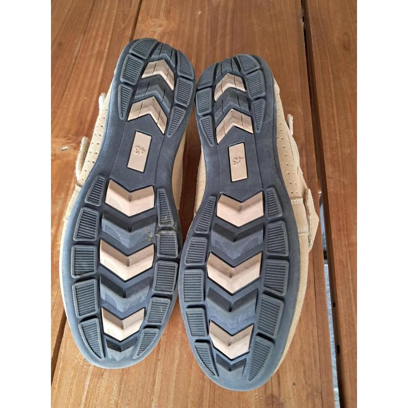 Lederen schoenen met klittenband sluiting maat 43