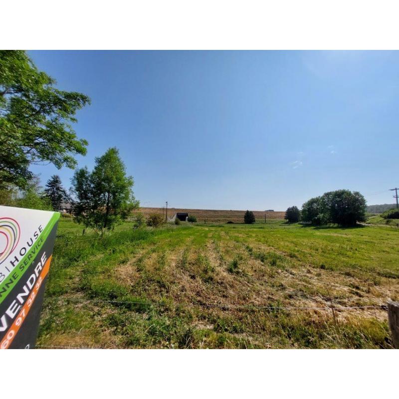 LAVAUX-STE-ANNE : grote grond van 42a 53ca – VAS1449