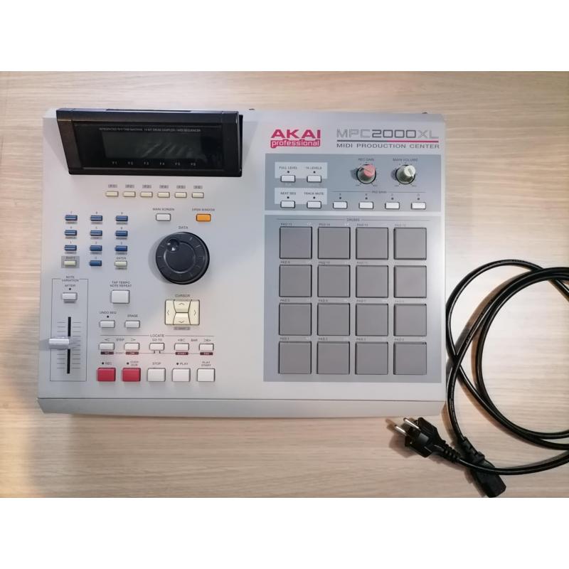 Akai MPC2000XL Sampler/Sequencer