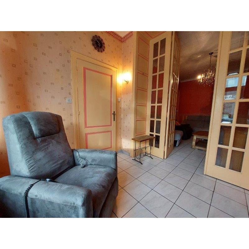 BERTRIX : Ruim karaktervol huis, 2 garages, tuin – VAS1474