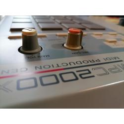 Akai MPC2000XL Sampler/Sequencer