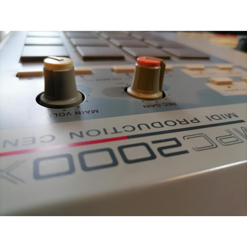 Akai MPC2000XL Sampler/Sequencer