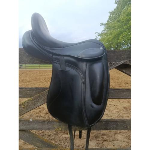 Dressuurzadel Anatomica 17.5inch als nieuw!