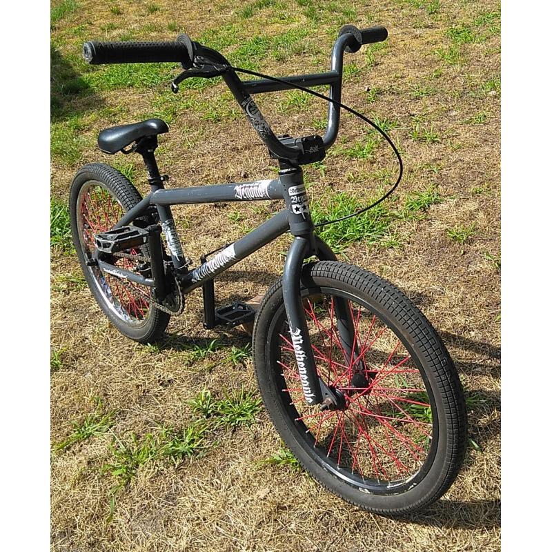 FREESTYLE BMX